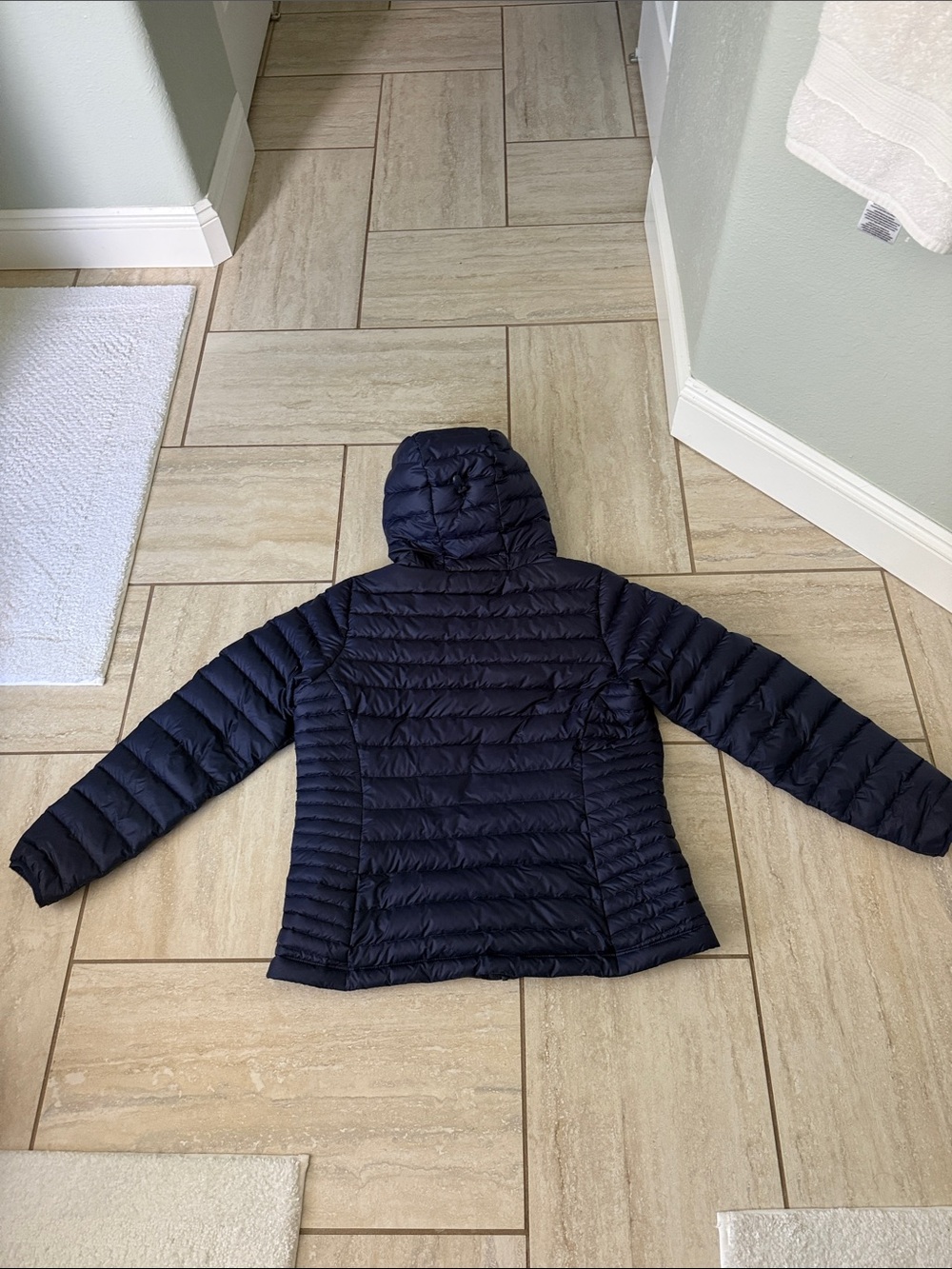 PATAGONIA Women’s Down Sweater Hoody, size XL - Picture 10 of 16
